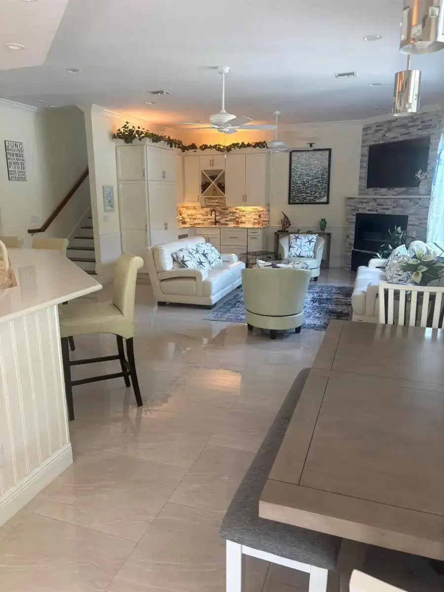 172 S RIVER Road, Sewalls Point FL 34996 photo 4