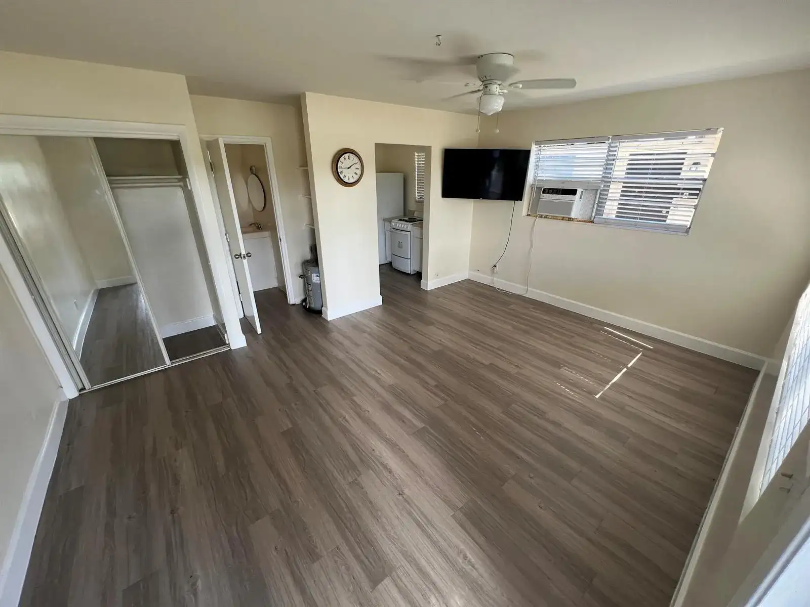 1150 W Blue Heron Boulevard, Riviera Beach FL 33404 photo 3