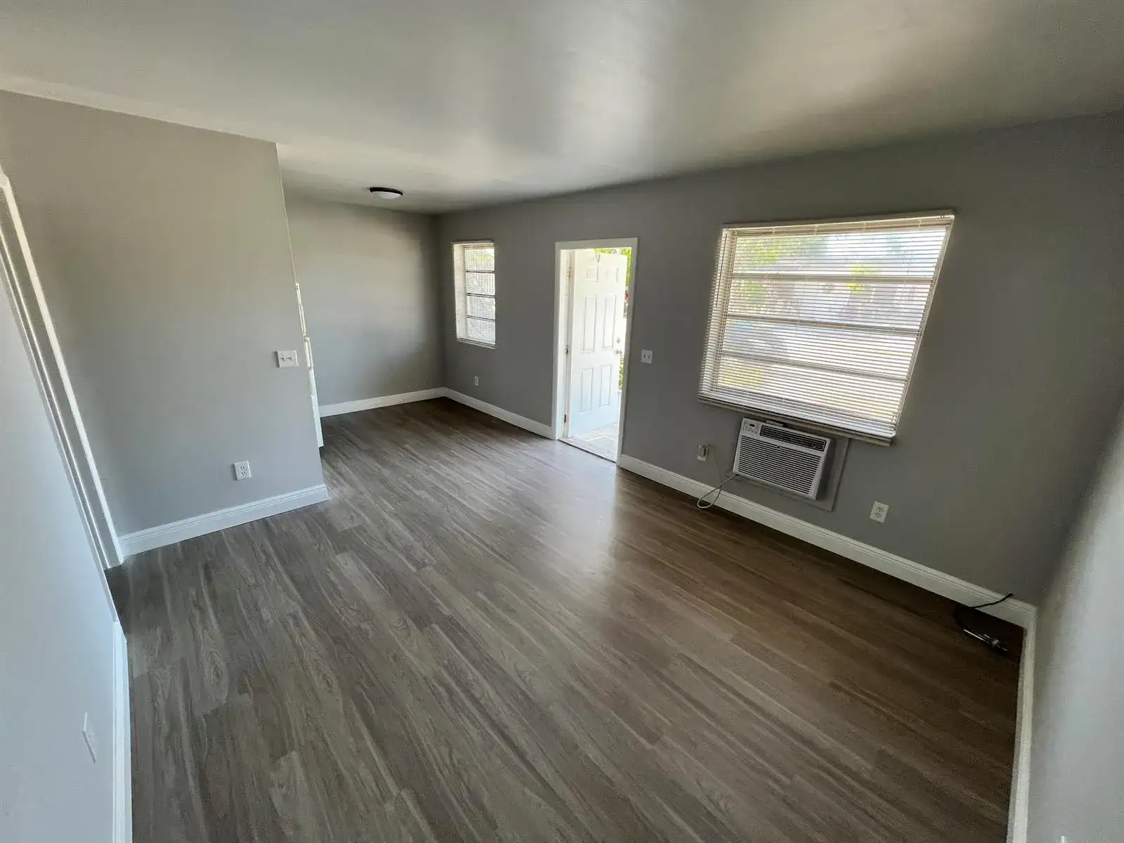 1502 N Federal Highway # 2, FL 33460 photo 2