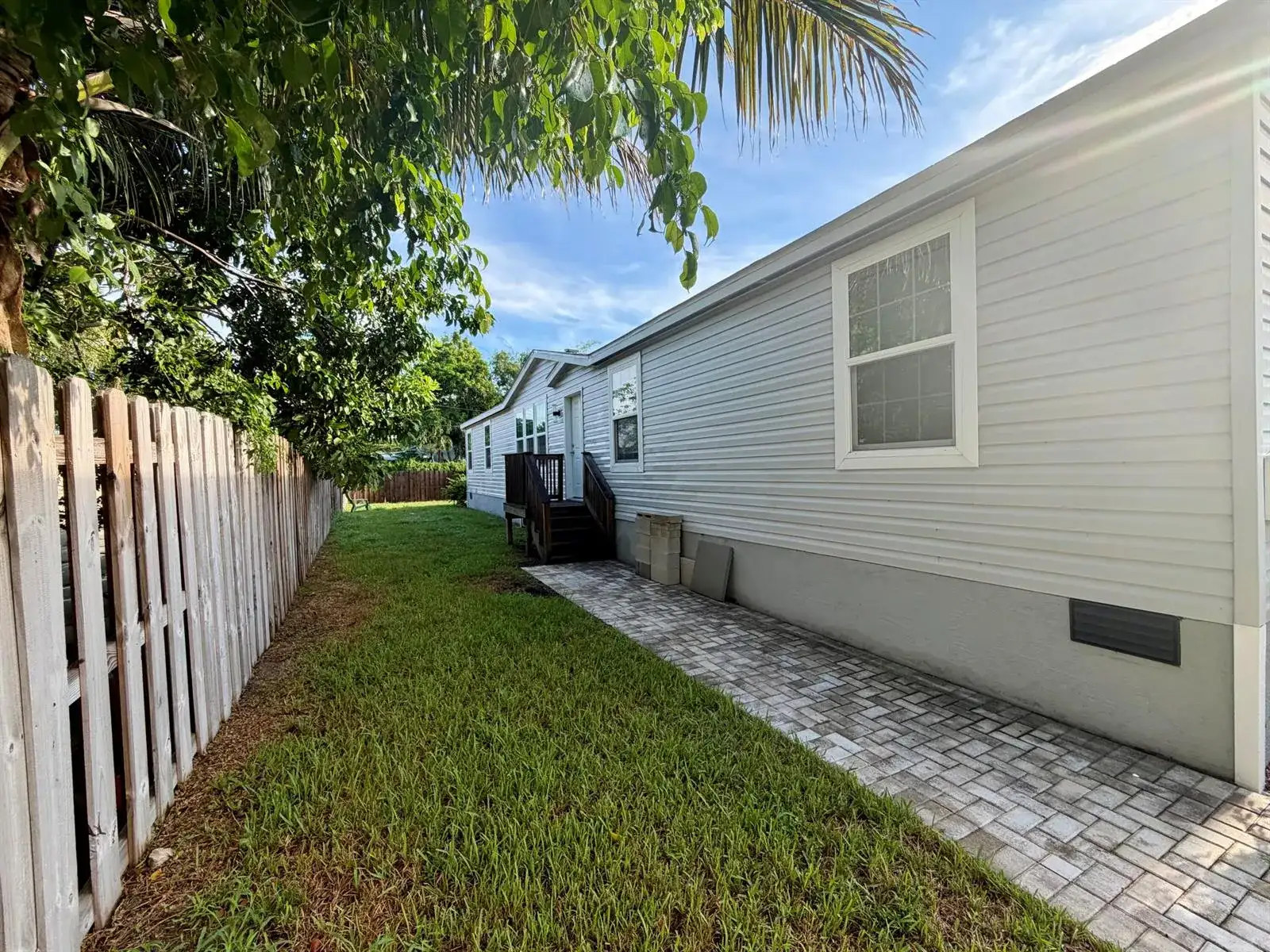 755 RIDGEWOOD Drive, West Palm Beach FL 33405 photo 3