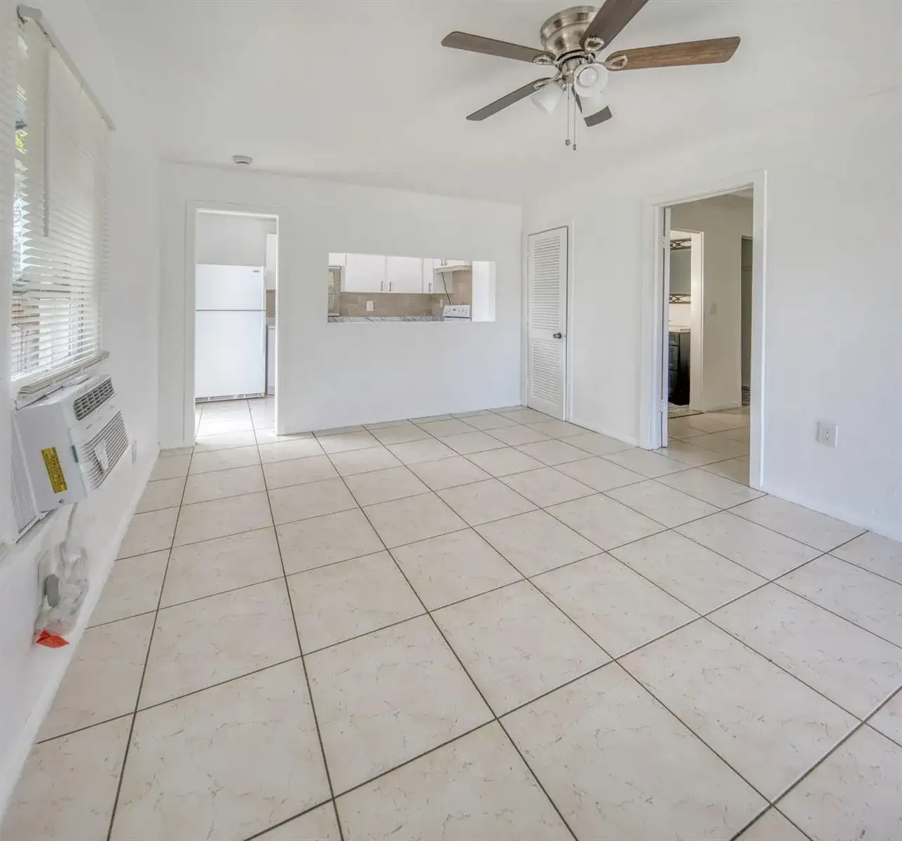 531 N B Street, FL 33460 photo 2