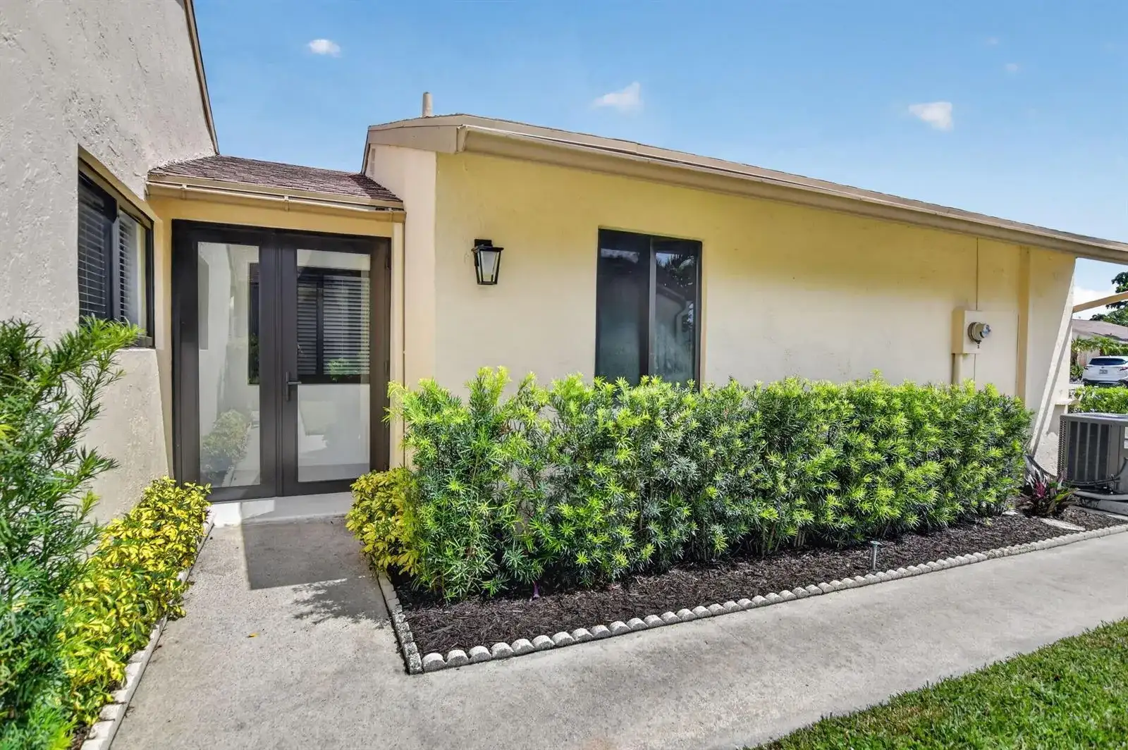 818 NW 26th Avenue, Delray Beach FL 33445 photo 2