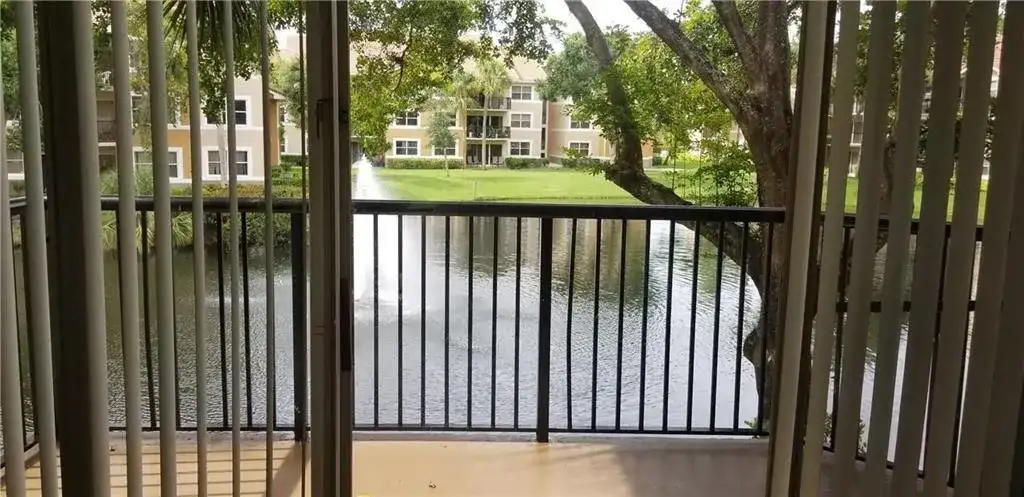 8701 WILES Road # 204, Coral Springs FL 33067 photo 4
