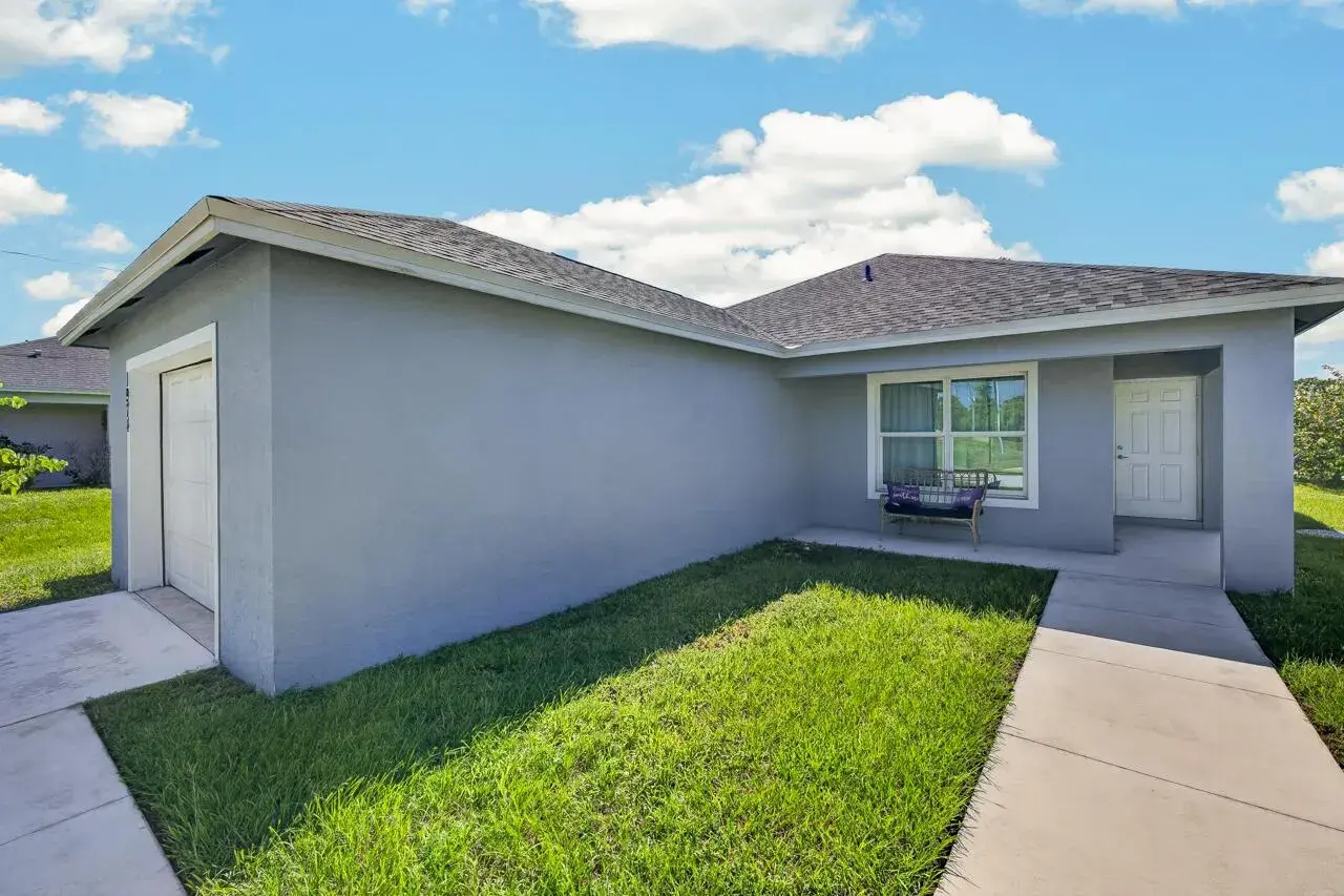 1974 SE GENA Road, Port St. Lucie FL 34952