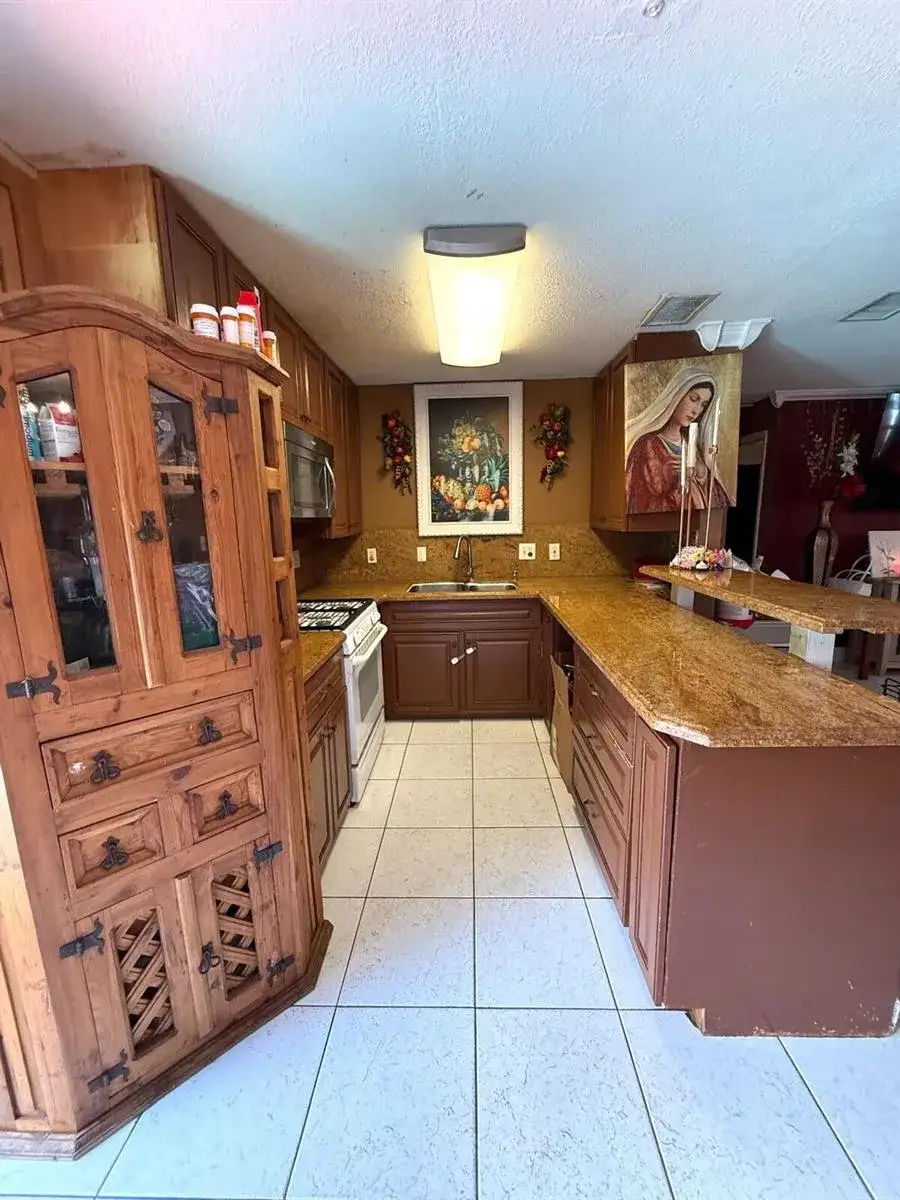 1441 W Central Street, Lantana FL 33462 photo 3