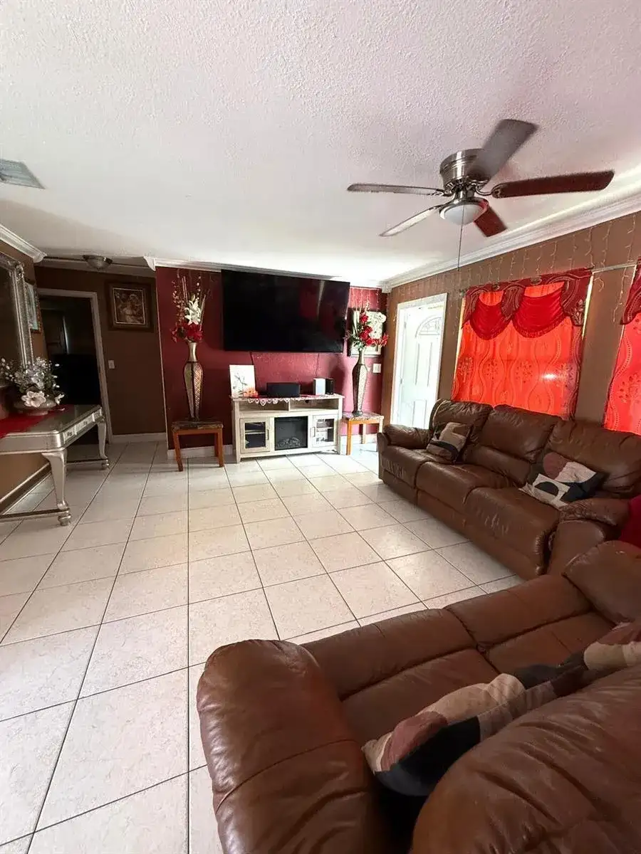 1441 W Central Street, Lantana FL 33462 photo 5