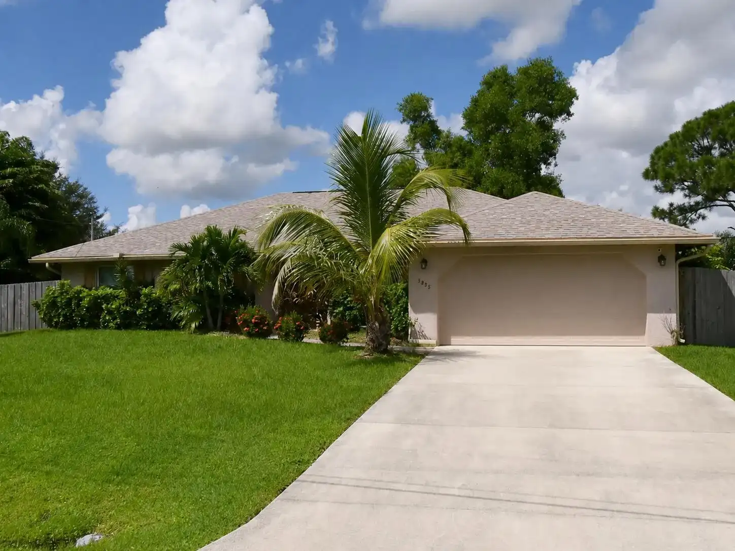 5835 W Dooley Circle, Port St. Lucie FL 34986