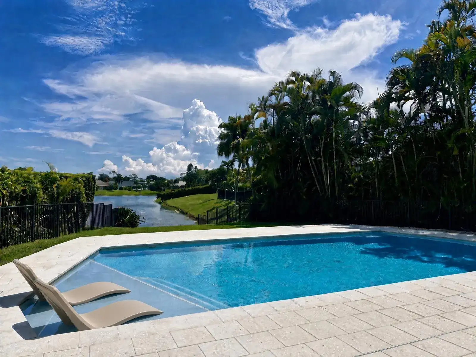 5107 PINEVIEW Circle, Delray Beach FL 33445 photo 2