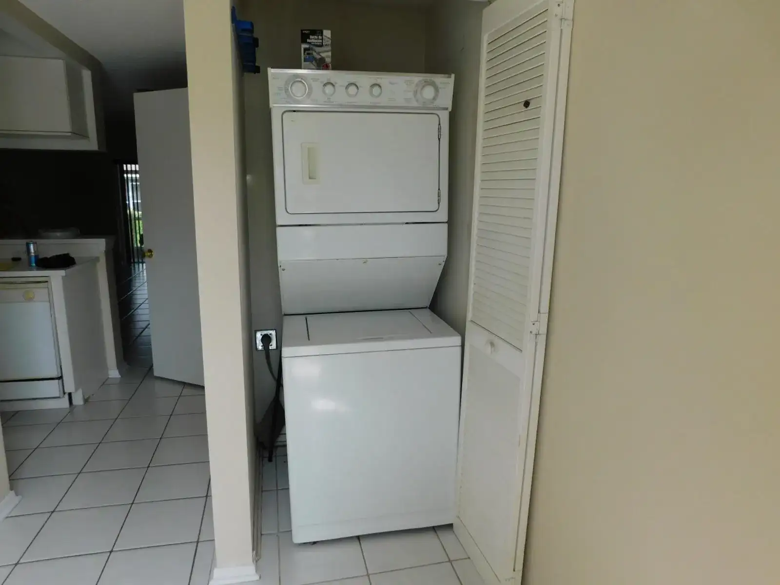 50 Simonton Circle, Weston FL 33326 photo 3