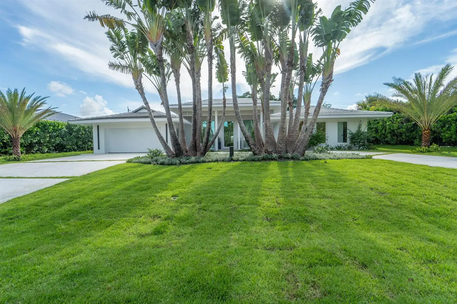 229 GOLFVIEW Drive, Tequesta FL 33469 photo 3