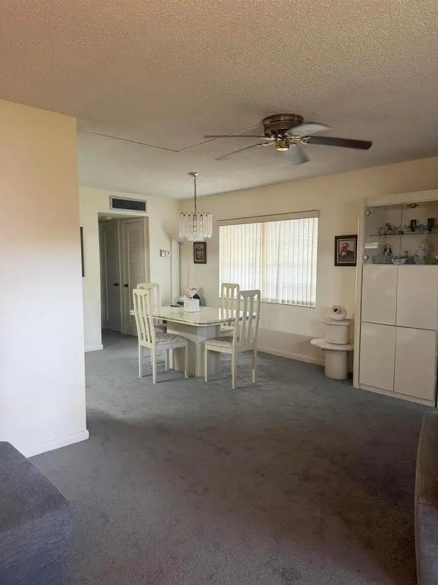 17 Burgundy A, Delray Beach FL 33484 photo 4