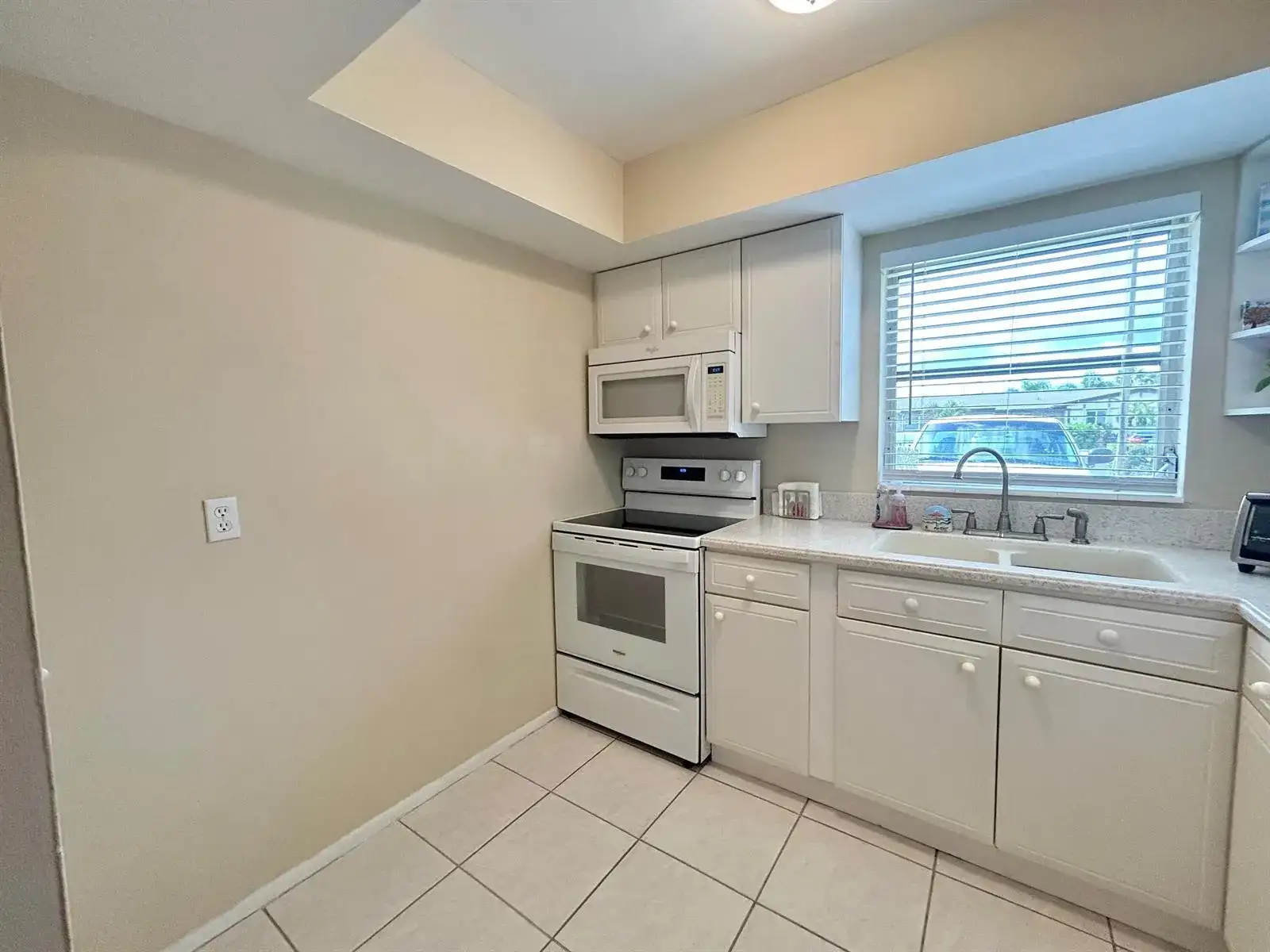 2811 Ashley Drive W, West Palm Beach FL 33415 photo 4