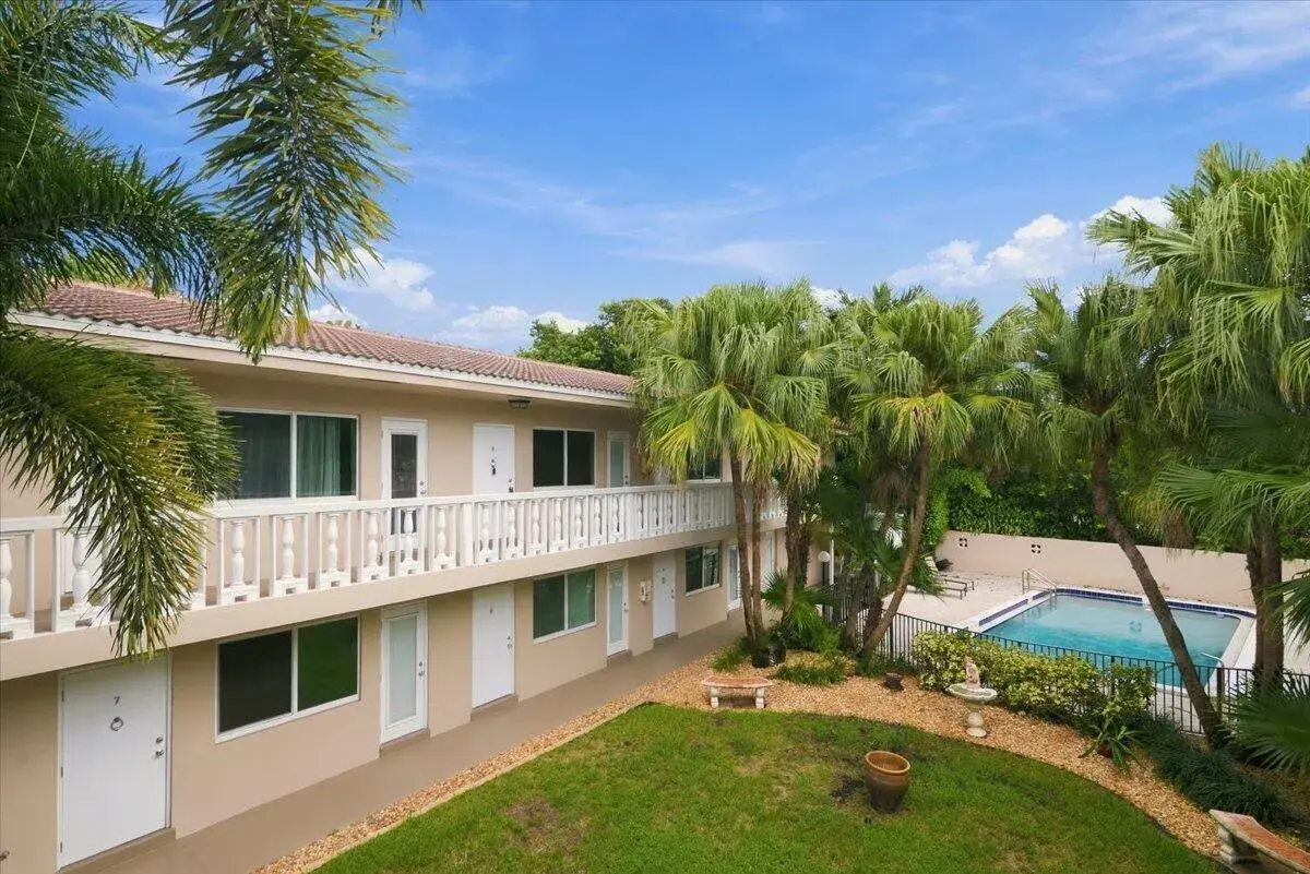 2110 NE 39TH Street # 8B, Fort Lauderdale FL 33308