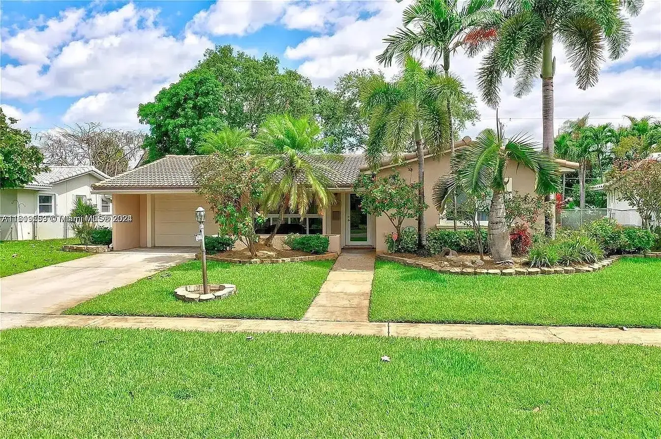 4205 MCKINLEY Street, Hollywood FL 33021
