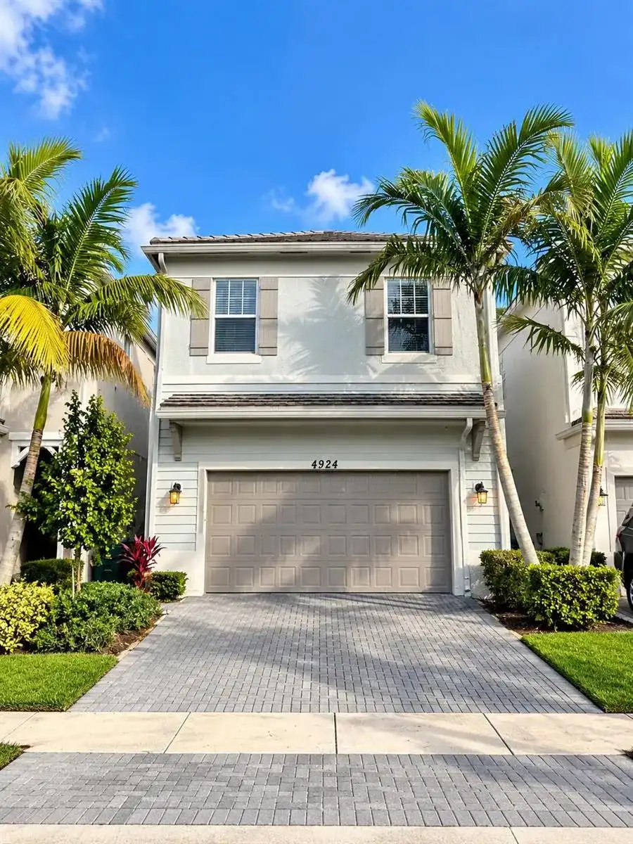 4924 NW 48th Terrace, Tamarac FL 33319