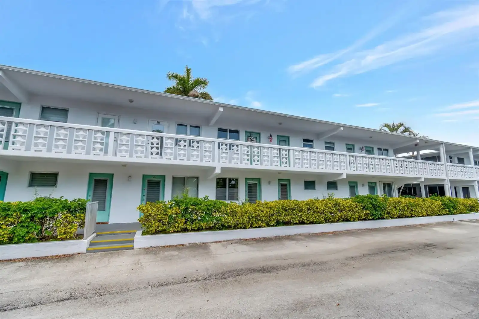 2161 NE 42nd Court, Lighthouse Point FL 33064