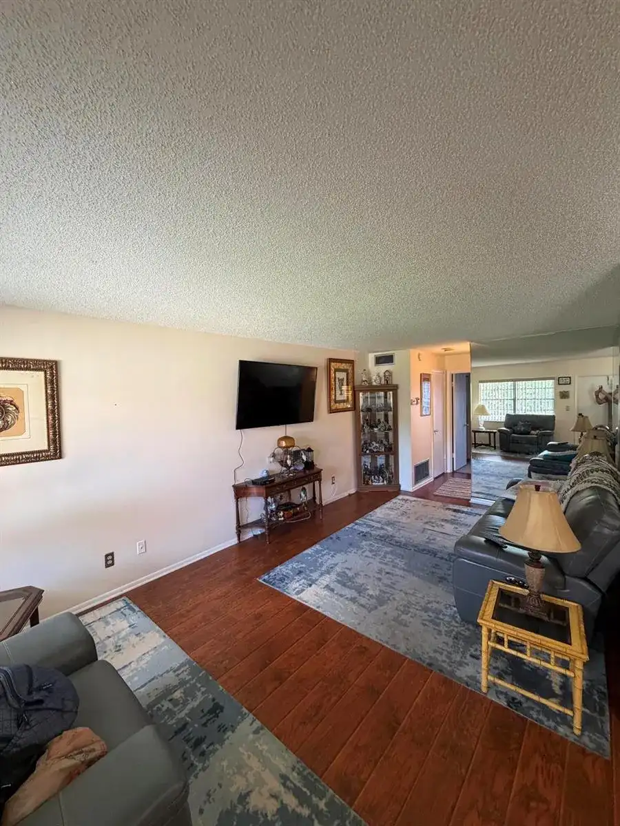96 SPRING LAKE Drive # 205, Vero Beach FL 32962 photo 3