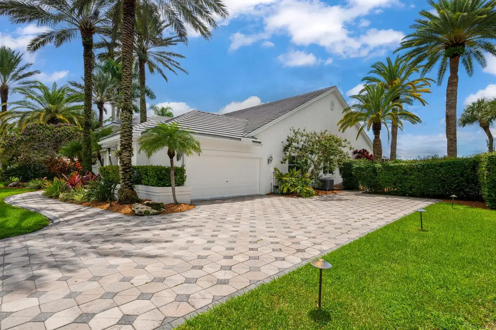 2339 Newbury Drive, Wellington FL 33414 photo 3