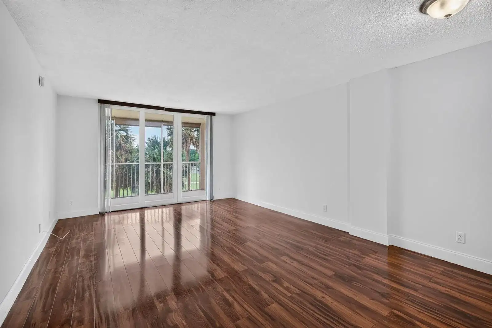250 Jacaranda Drive # 411, Plantation FL 33324 photo 4