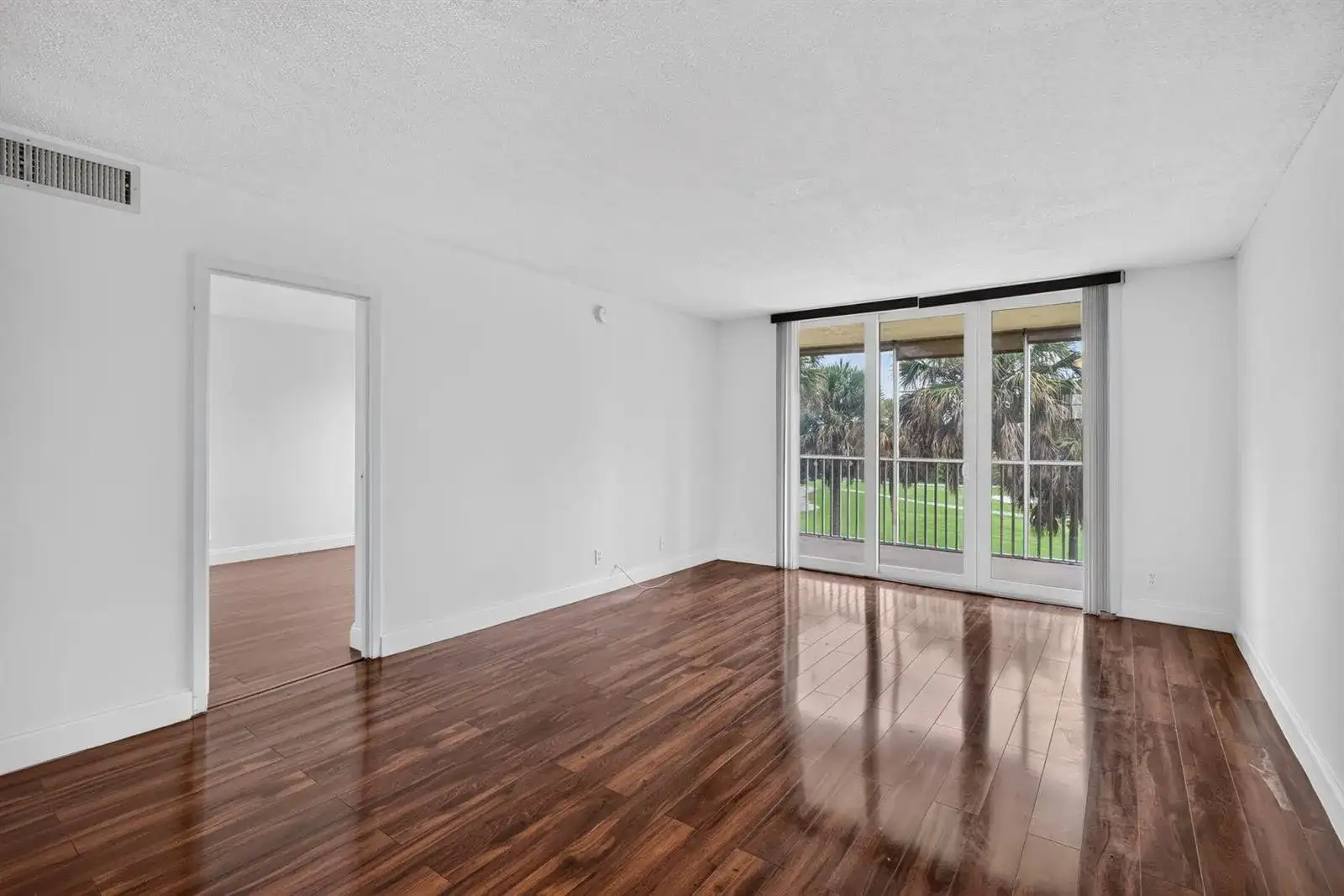 250 Jacaranda Drive # 411, Plantation FL 33324 photo 5