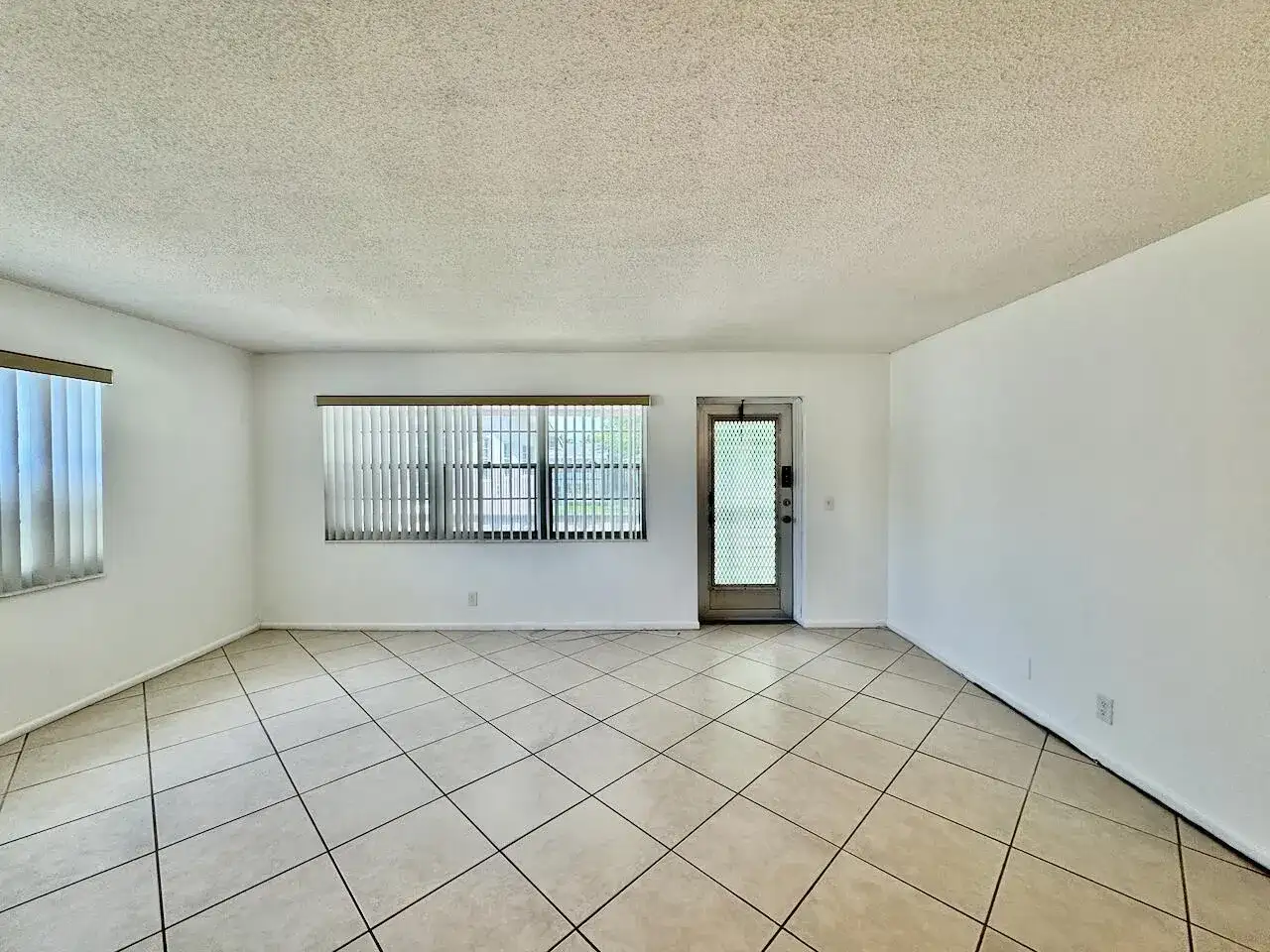 44 CANTERBURY B, West Palm Beach FL 33417 photo 4