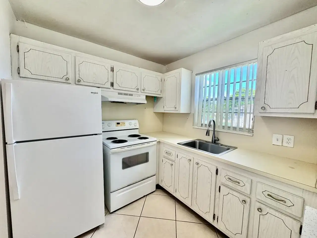 44 CANTERBURY B, West Palm Beach FL 33417 photo 5