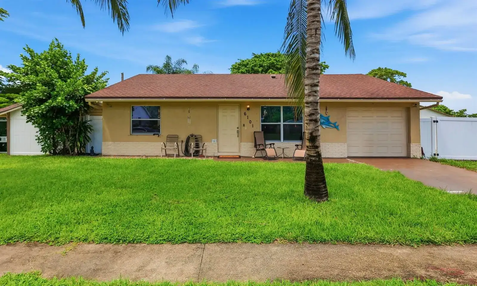 6101 CARTHAGE Circle S, Lake Worth FL 33463 photo 2