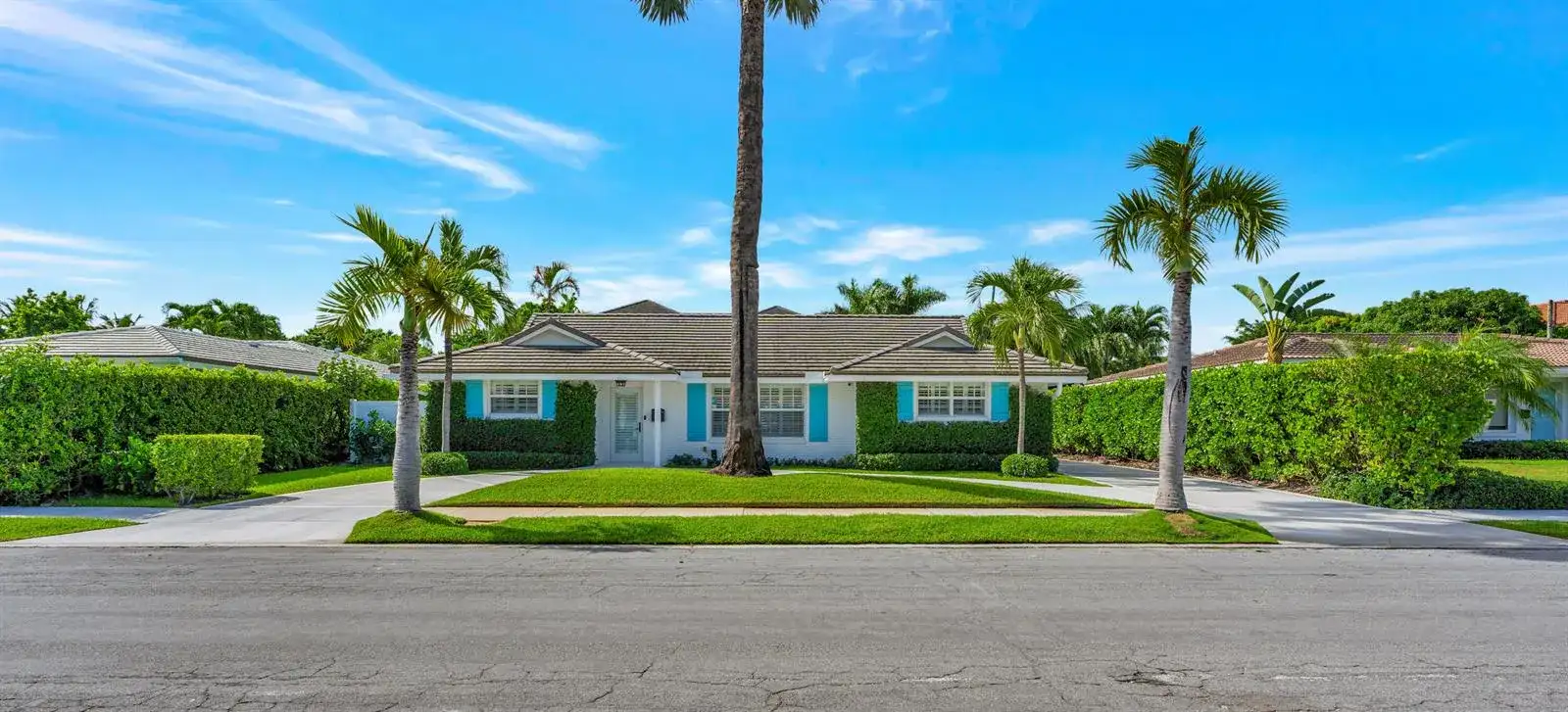 136 WORTH Court S, West Palm Beach FL 33405 photo 2
