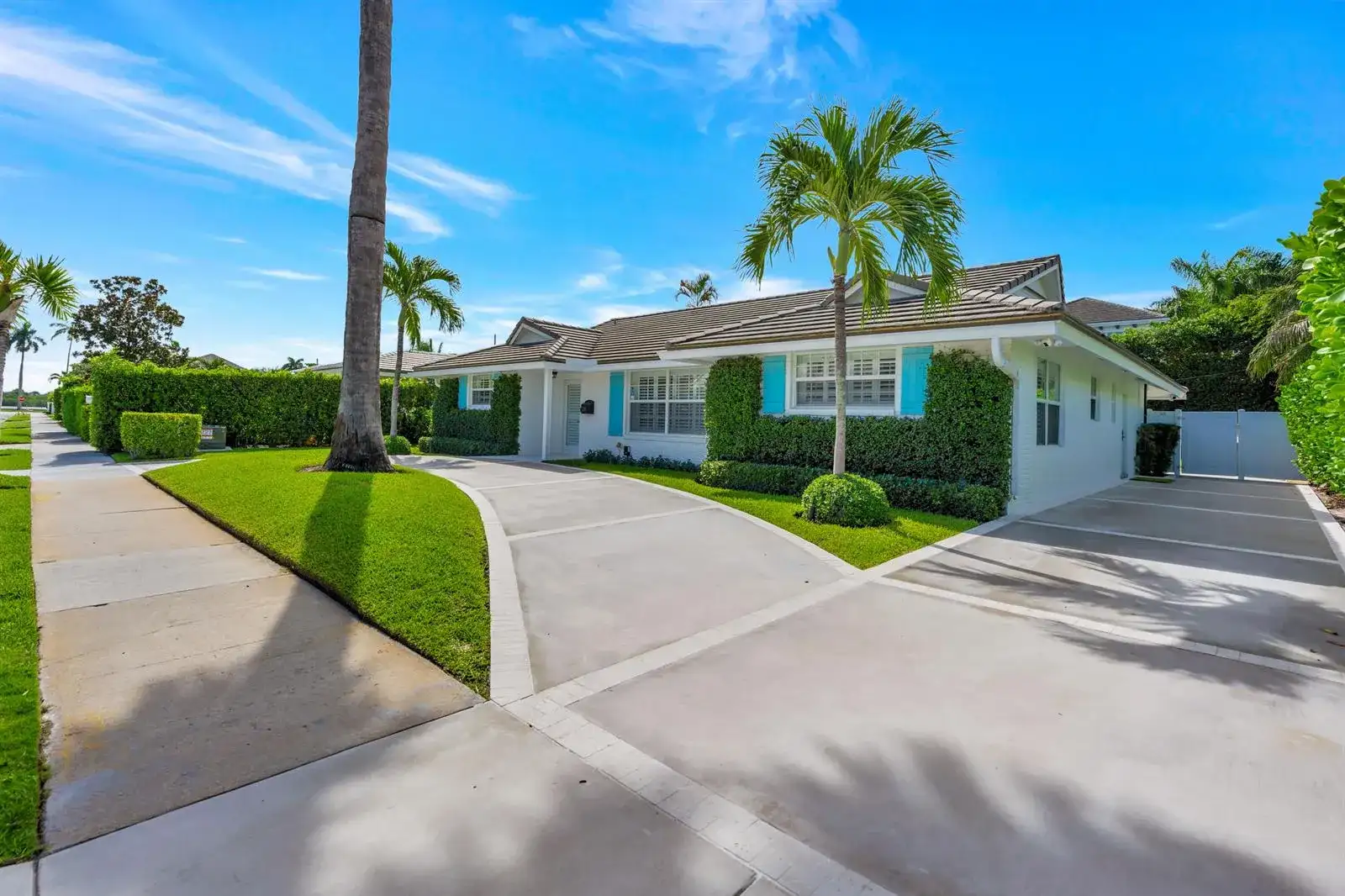 136 WORTH Court S, West Palm Beach FL 33405 photo 4
