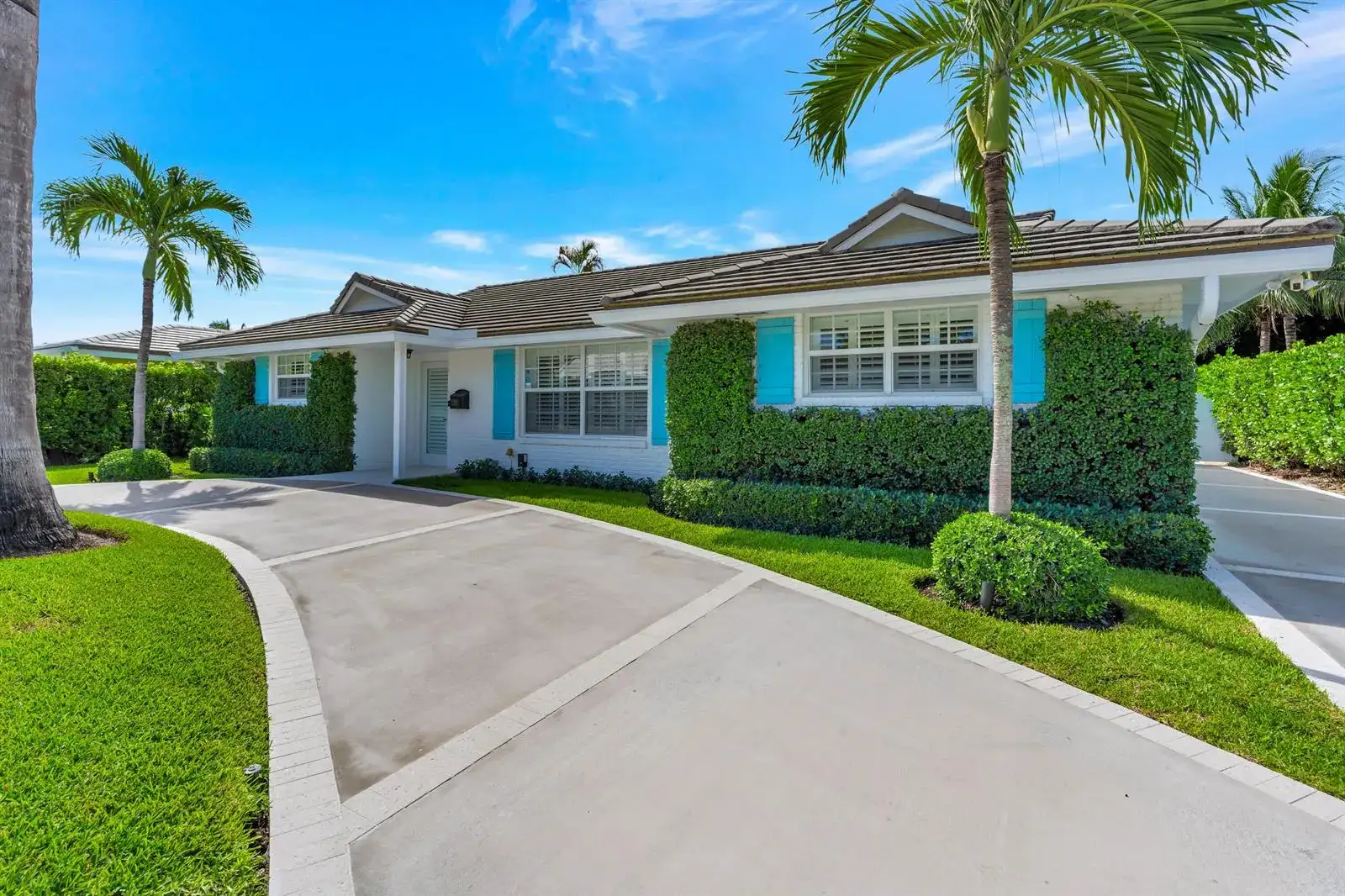 136 WORTH Court S, West Palm Beach FL 33405 photo 5