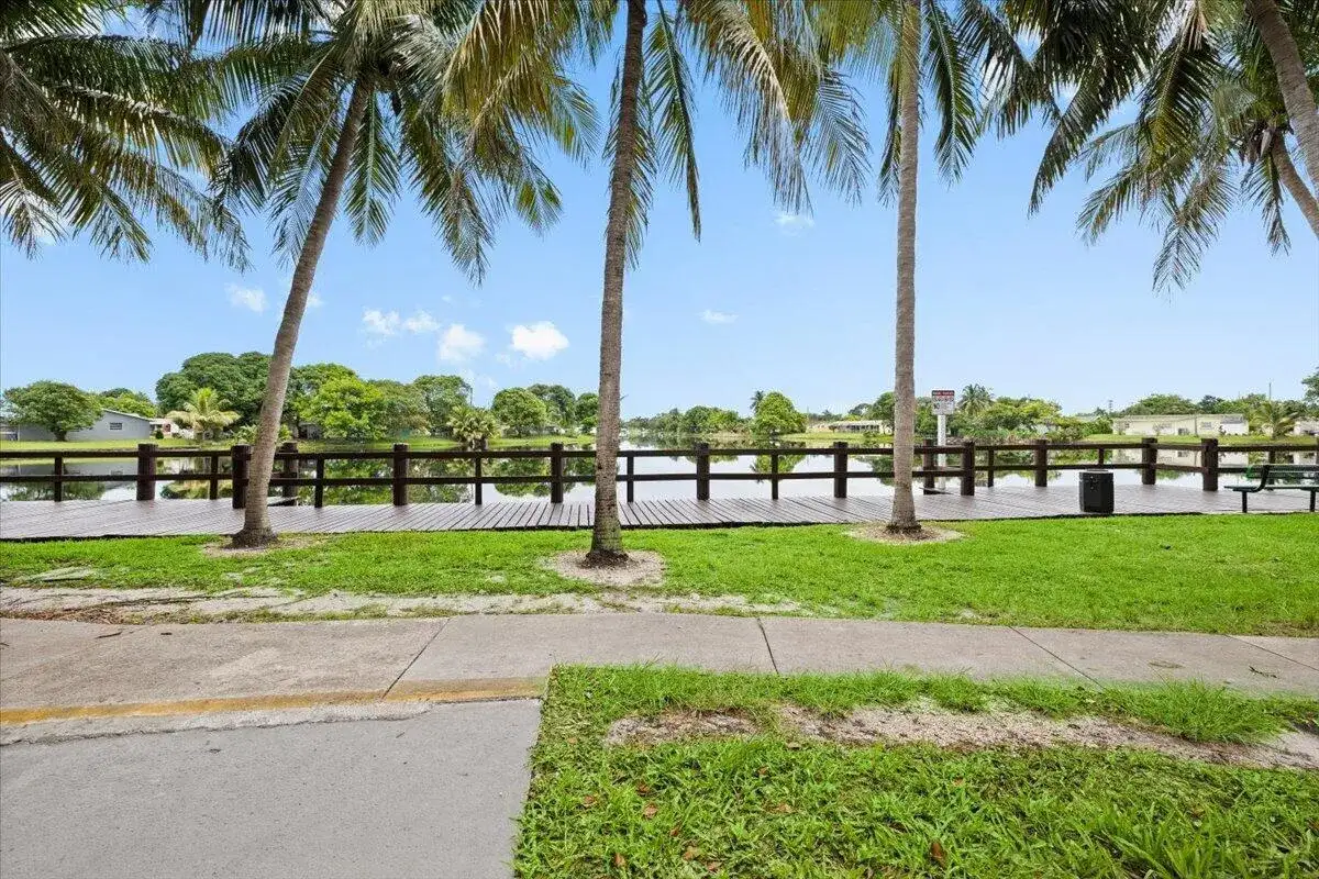 2531 NW 39th Terrace # 202, Lauderdale Lakes FL 33311 photo 2