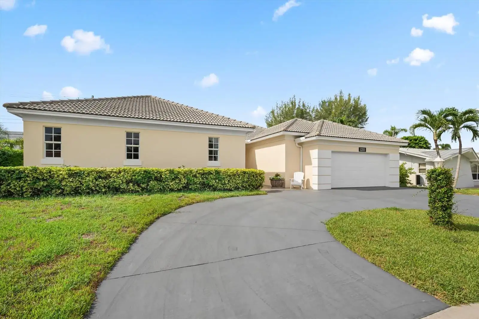 1211 SINGER Drive, Singer Island FL 33404 photo 2
