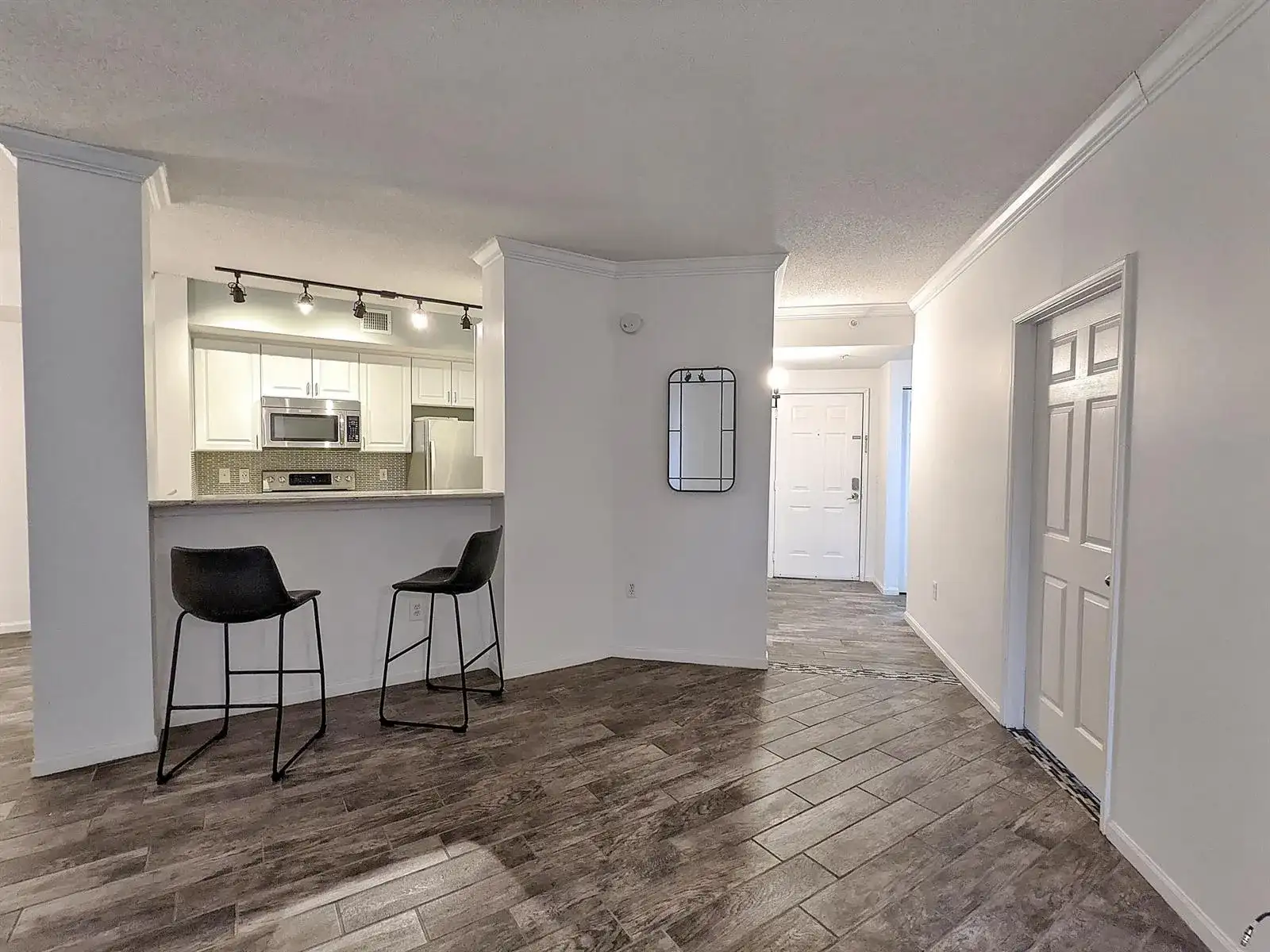 630 S SAPODILLA Avenue # 308, West Palm Beach FL 33401 photo 2
