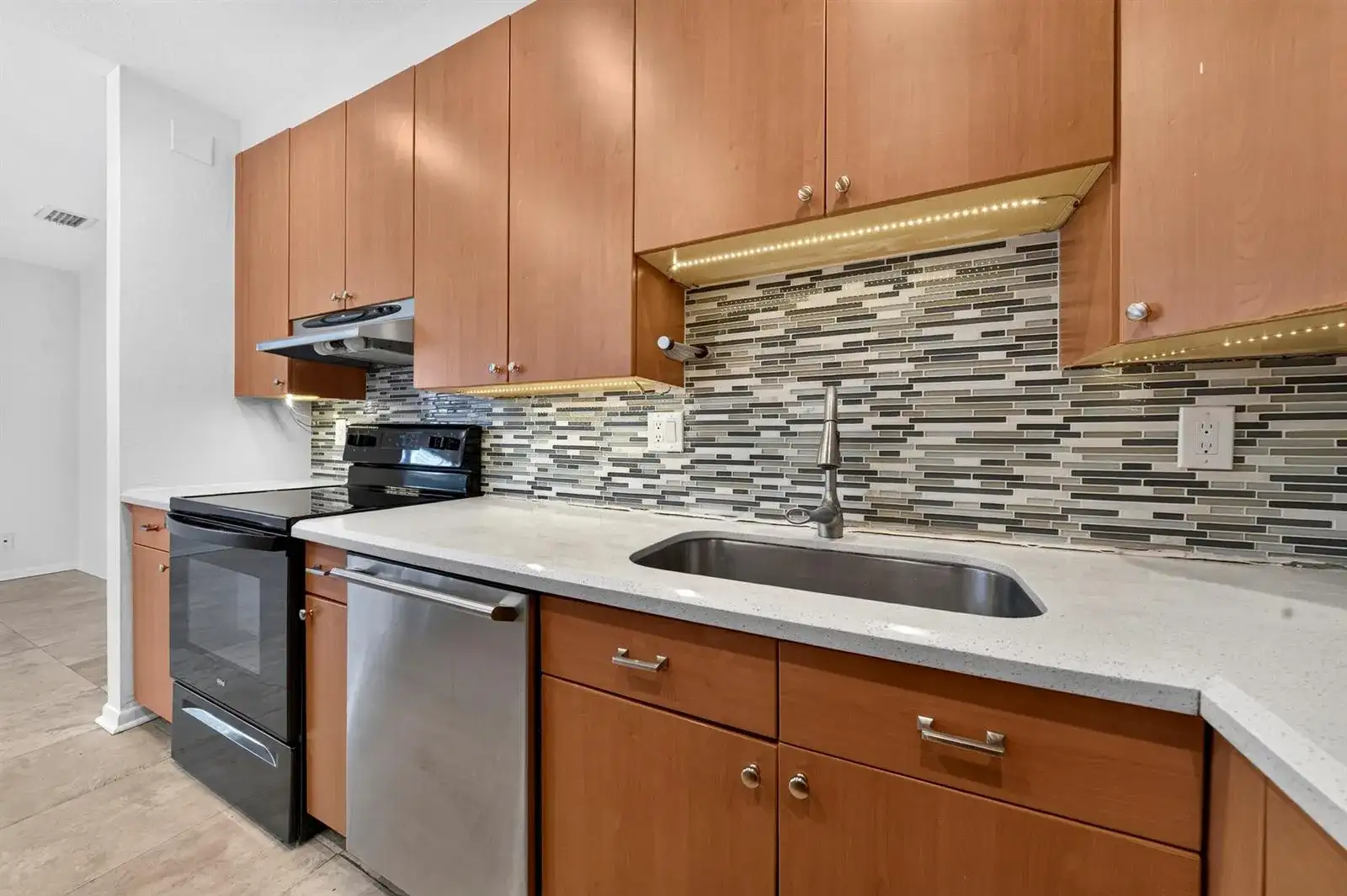 1605 NE 16th Avenue, Fort Lauderdale FL 33305 photo 4