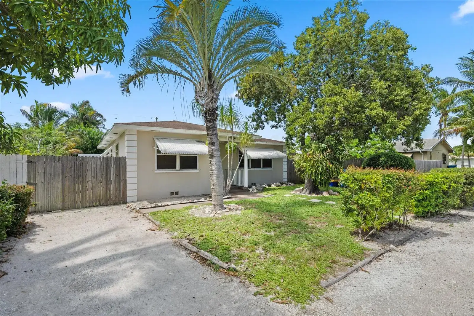 711 E COAST Avenue, Lantana FL 33462 photo 3