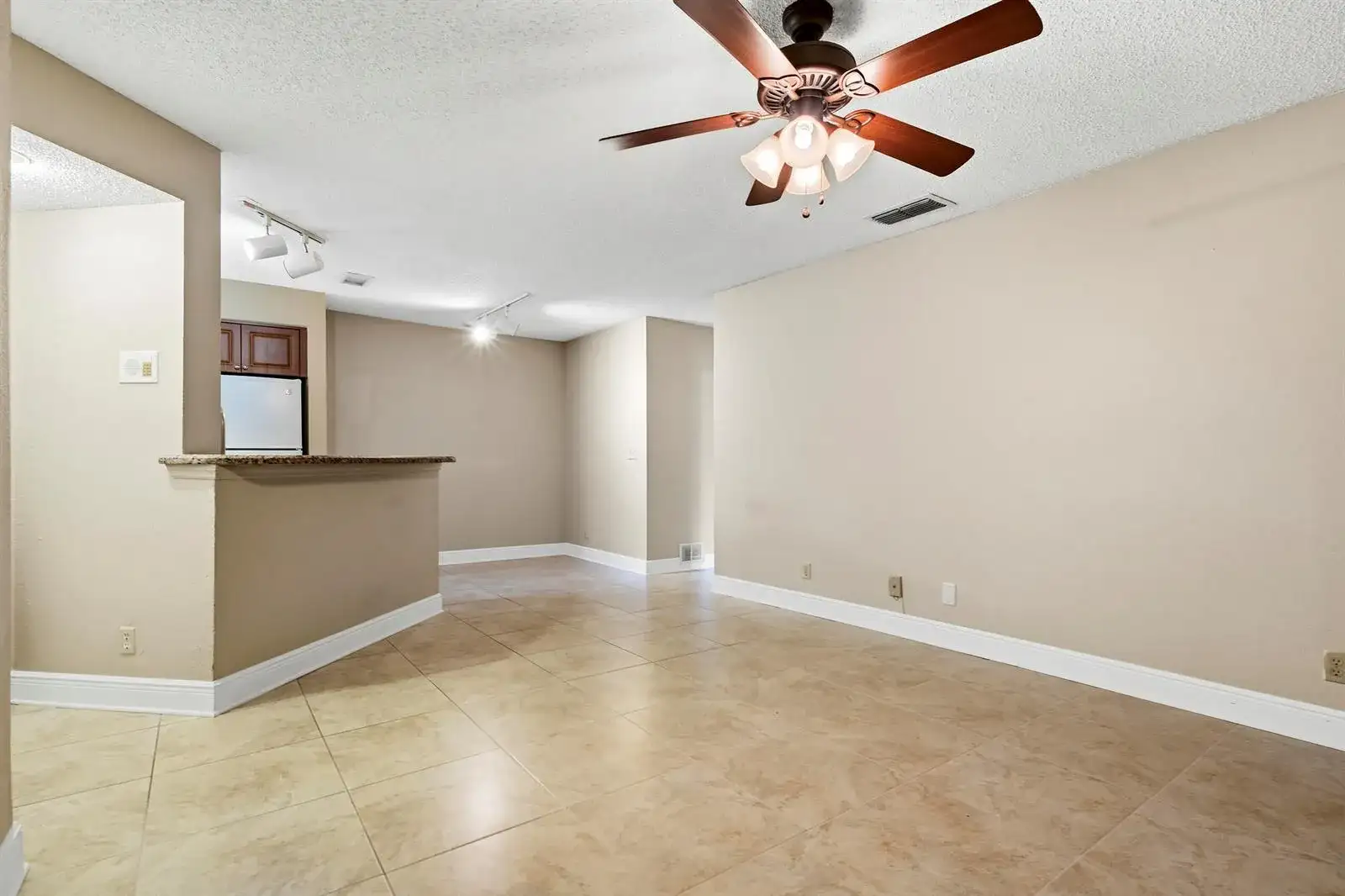 3350 PINEWALK Drive N # 1411, Margate FL 33063 photo 4