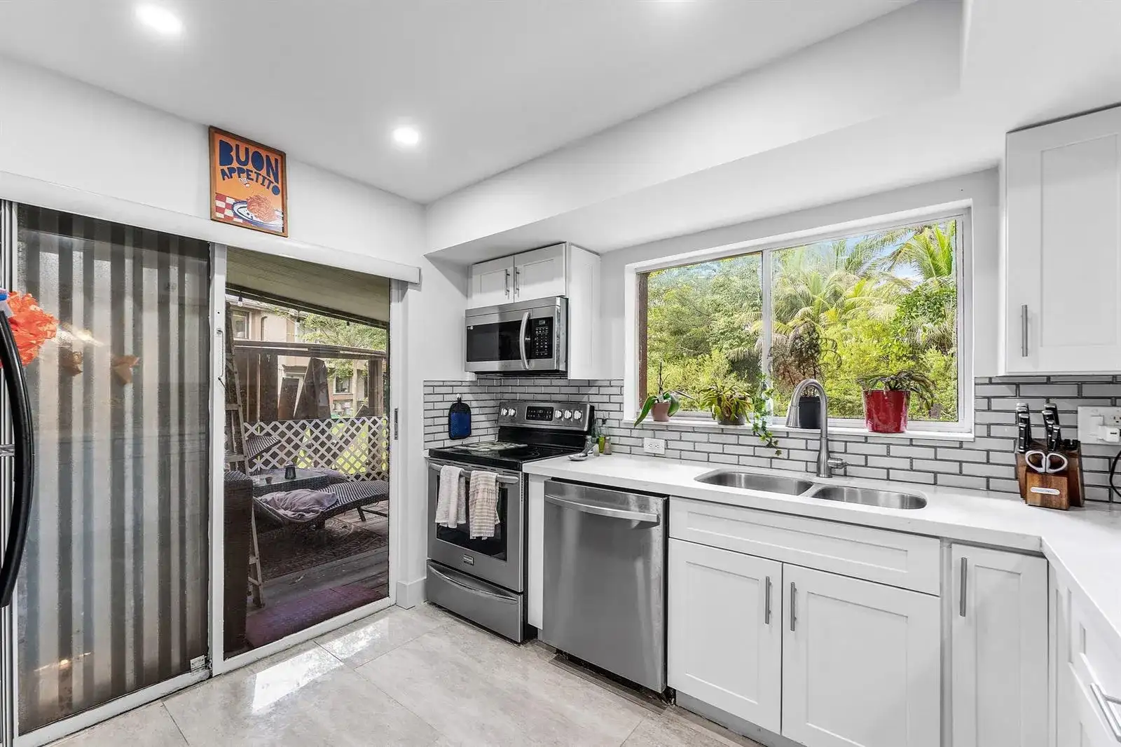 209 Wimbledon Lakes Drive, Plantation FL 33324 photo 5
