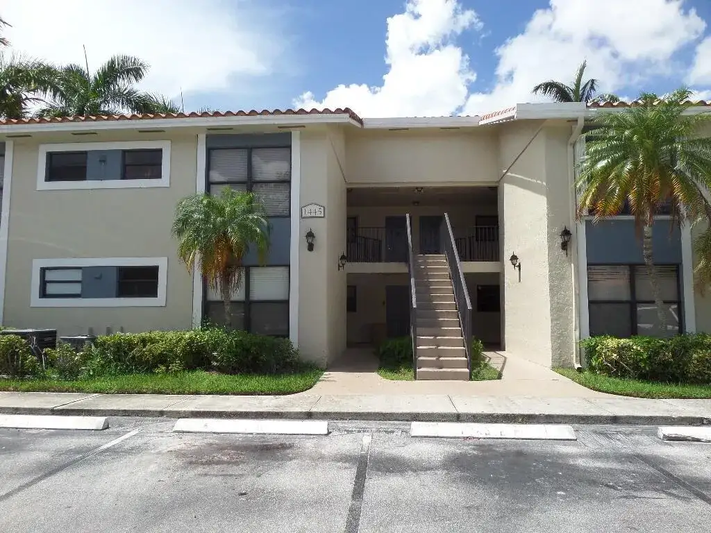 1445 LAKE CRYSTAL Drive # F, West Palm Beach FL 33411 photo 2