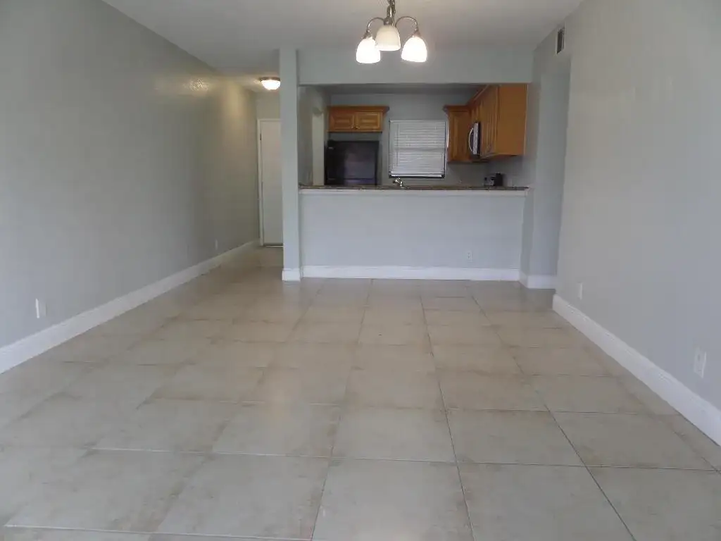 1445 LAKE CRYSTAL Drive # F, West Palm Beach FL 33411 photo 4