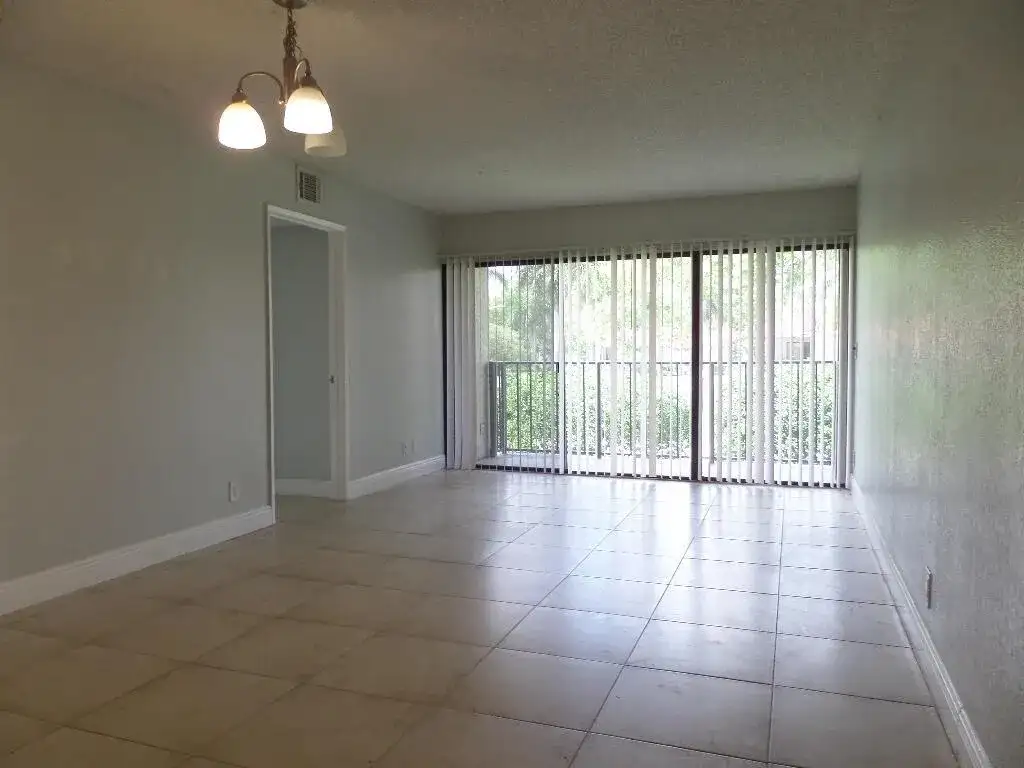1445 LAKE CRYSTAL Drive # F, West Palm Beach FL 33411 photo 5