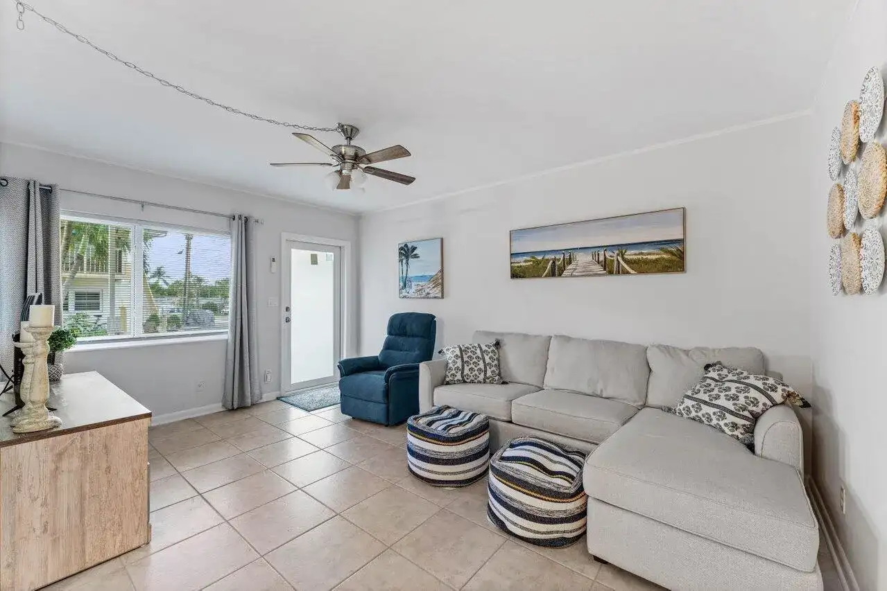 11 SW 4th Avenue Unit 6, Boca Raton FL 33432 photo 3