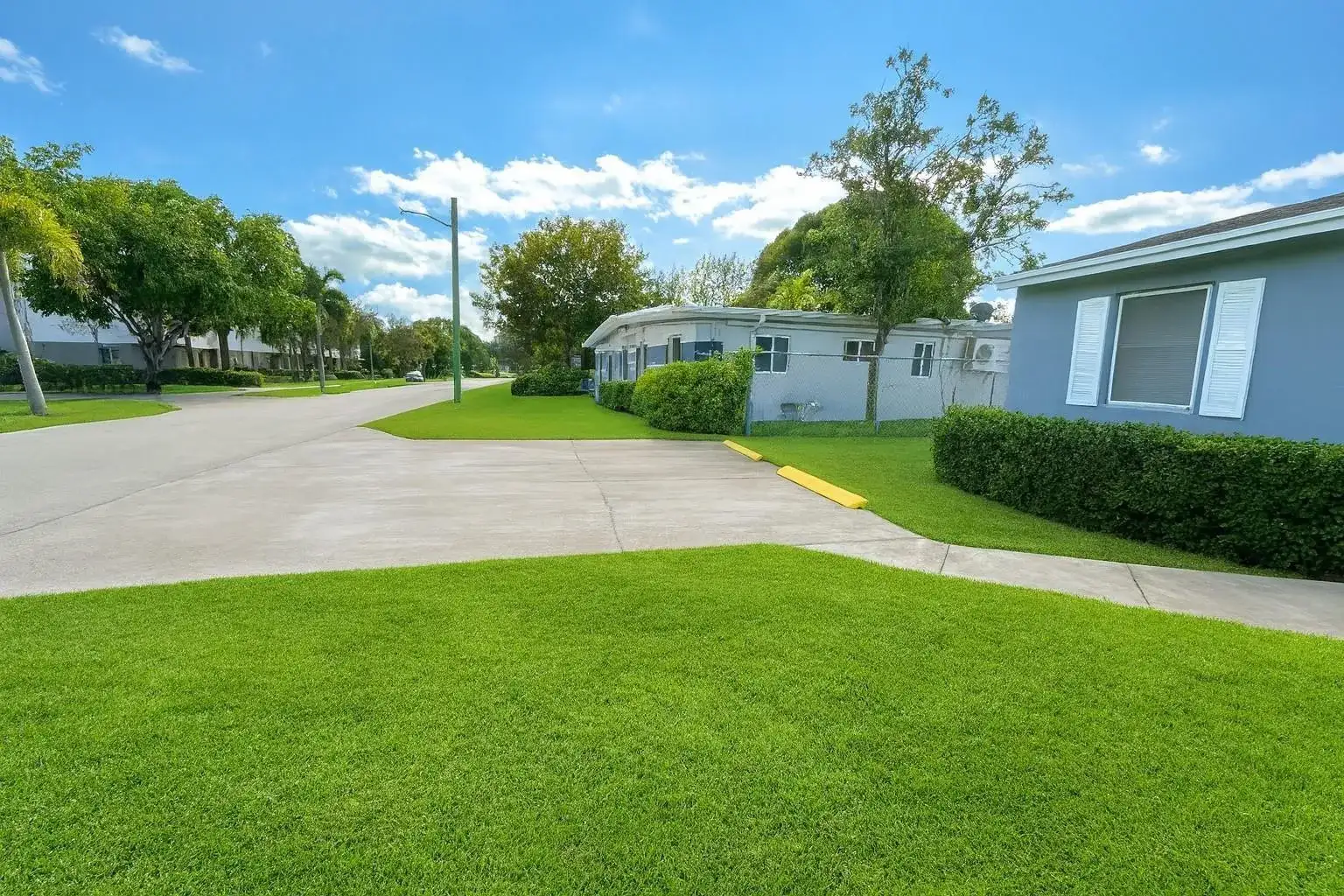 741 NW 10th Terrace, Fort Lauderdale FL 33311 photo 2
