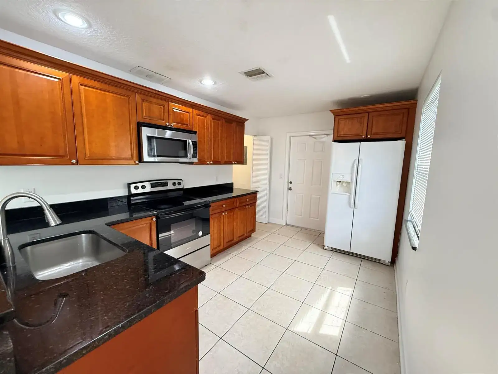 3438 SE IRIS Street, Stuart FL 34997 photo 5