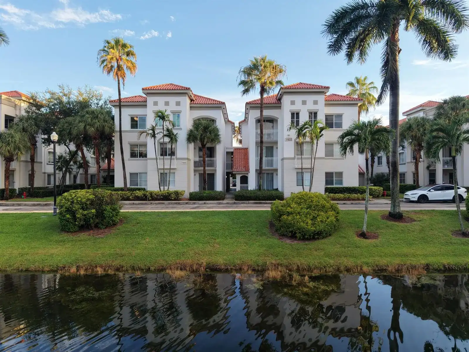 11033 LEGACY Boulevard # 104, Palm Beach Gardens FL 33410