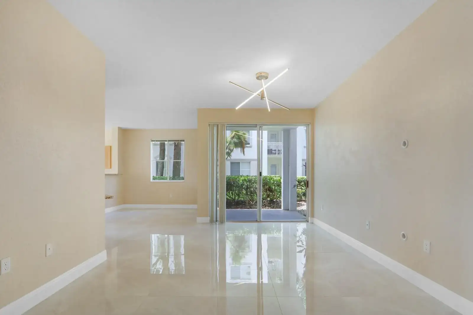 11033 LEGACY Boulevard # 104, Palm Beach Gardens FL 33410 photo 4