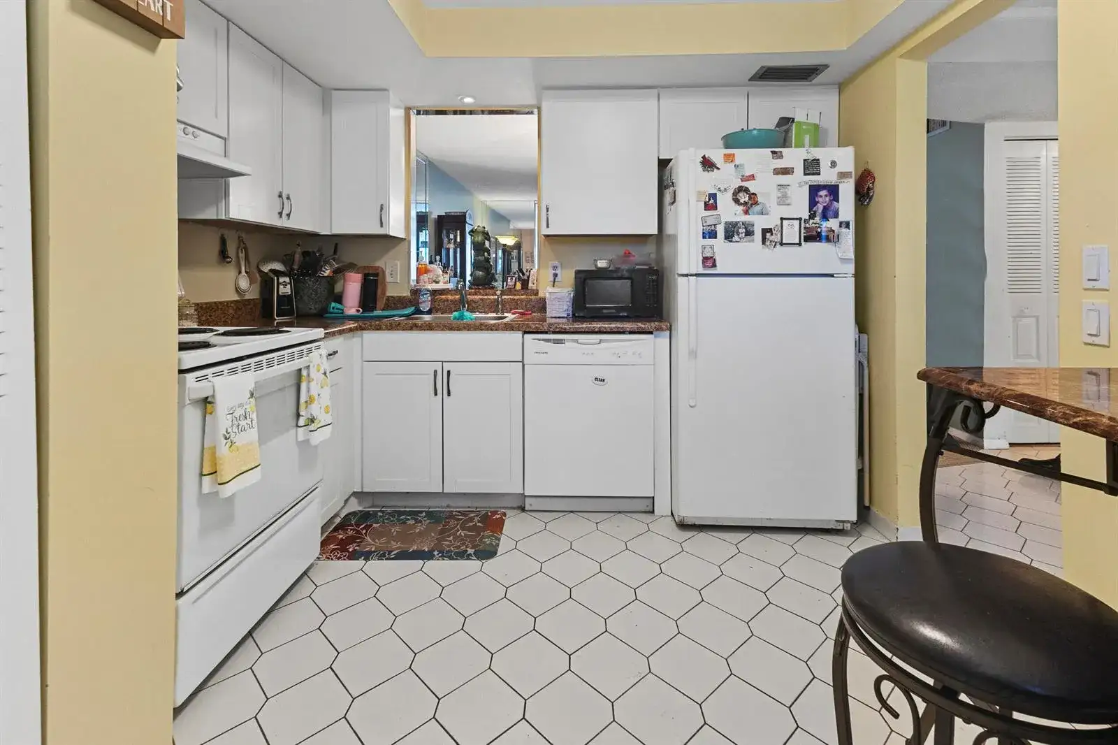 1470 NW 80th Avenue Apt 204, Margate FL 33063 photo 4