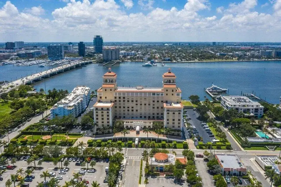 150 Bradley 0403 Place # 403, Palm Beach FL 33480