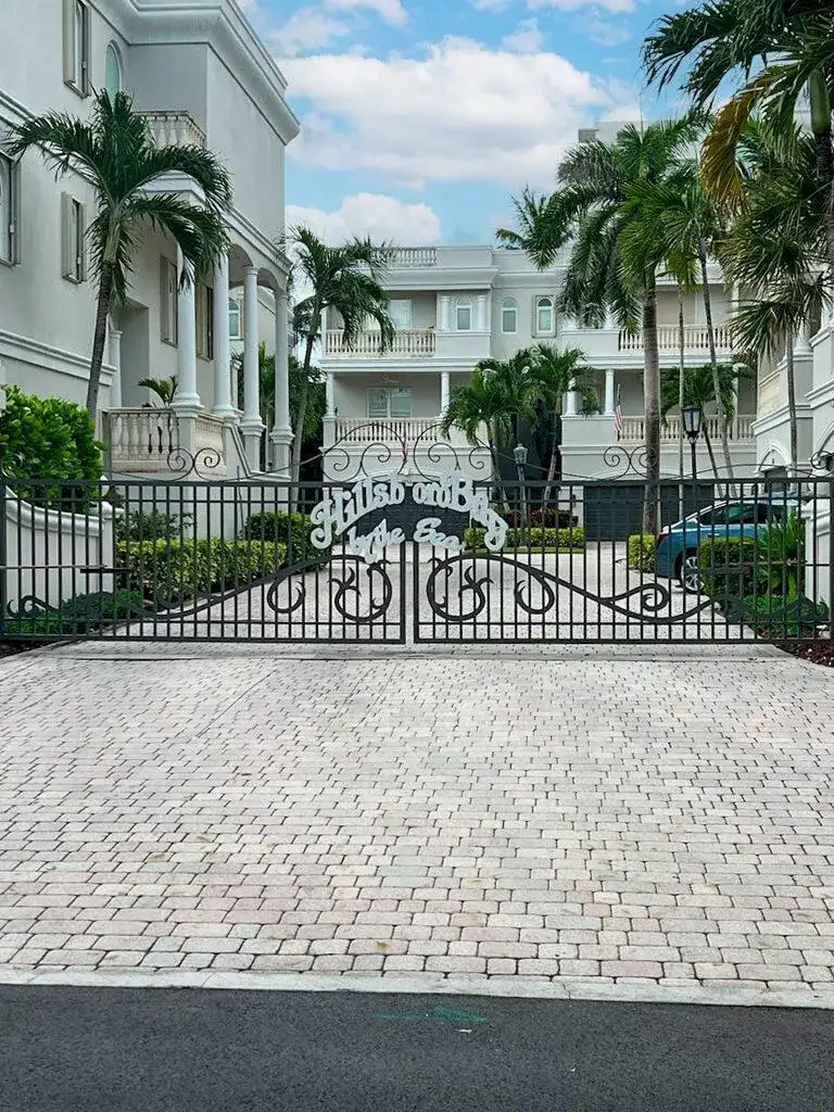 1776 BAY Drive, Pompano Beach FL 33062 photo 2