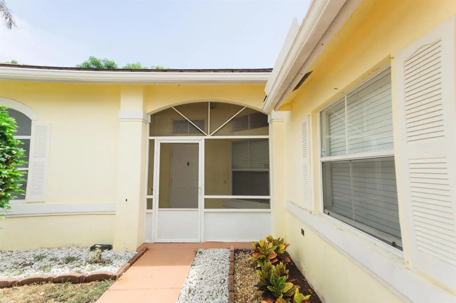 6788 Las Colinas Street, Lake Worth FL 33463 photo 2