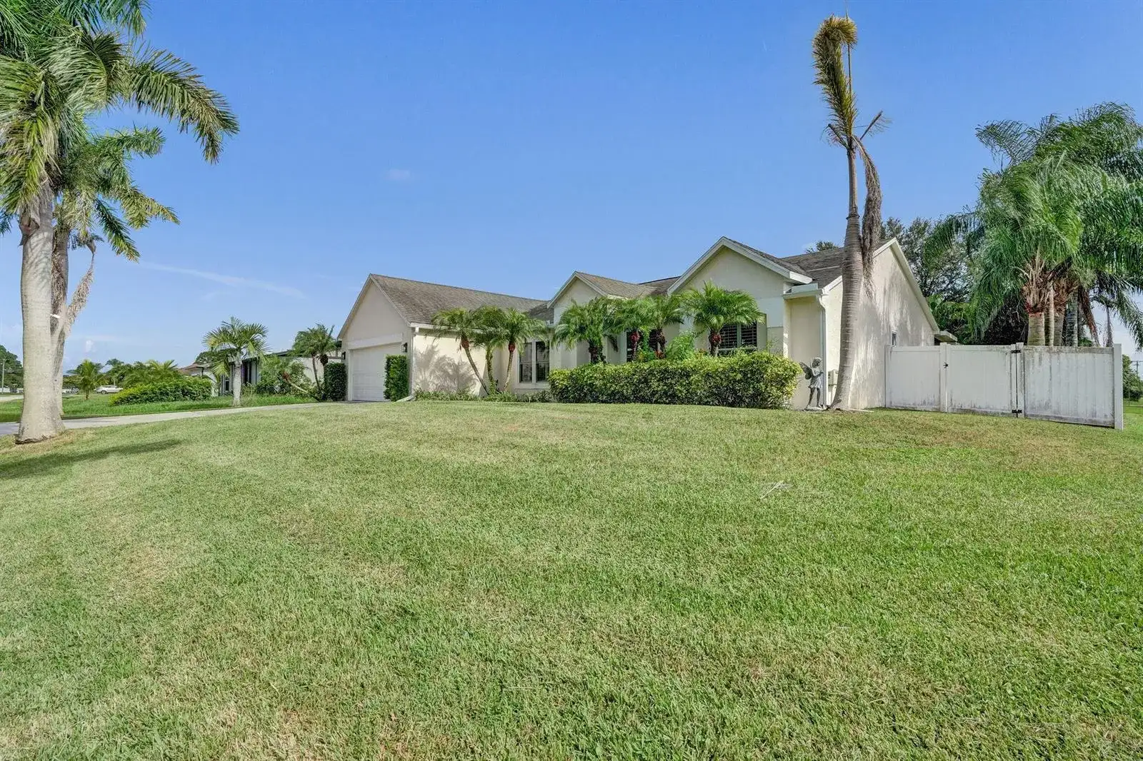 468 SW Prado Avenue, Port St. Lucie FL 34983 photo 3